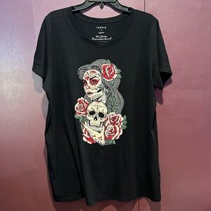 Women’s Torrid Slim Fit beautiful skull design